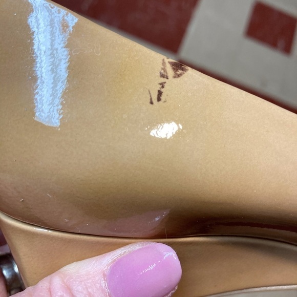 Stuart Weitzman 8 tan patent leather wedge heels - Picture 11 of 16